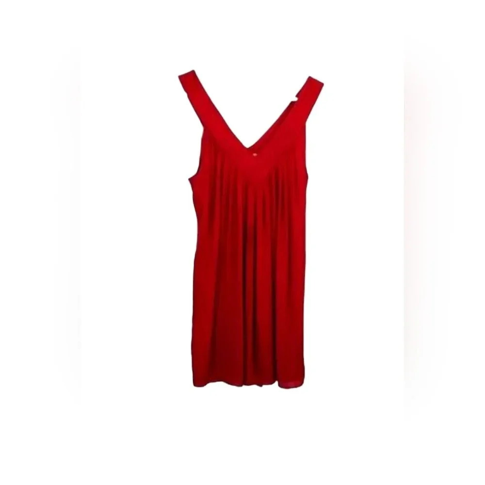 ALICE & OLIVIA V NECK PLEADED SLEEVELESS 100% SILK BLOUSE